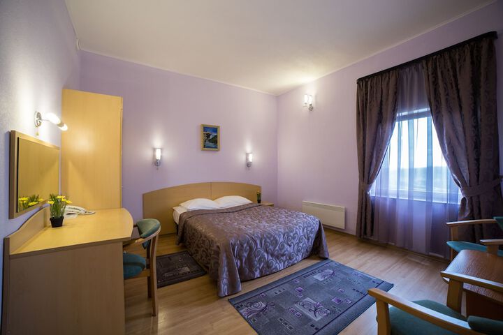 Room 4 of 41