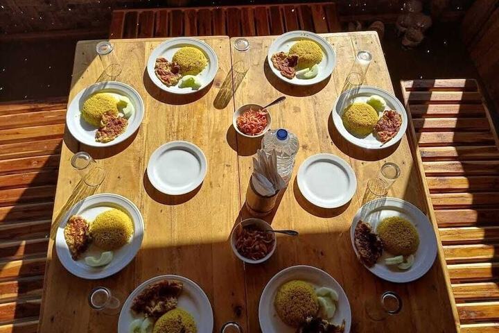 Dining 35 of 100
