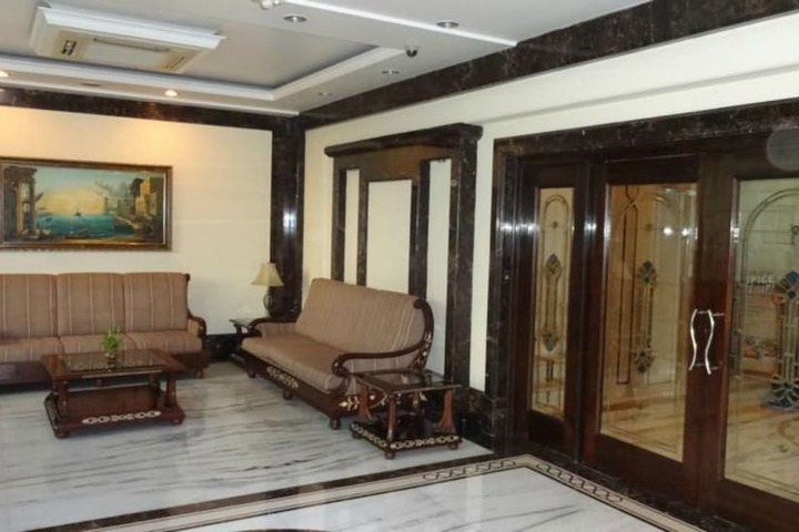 Entrance & Lobby
