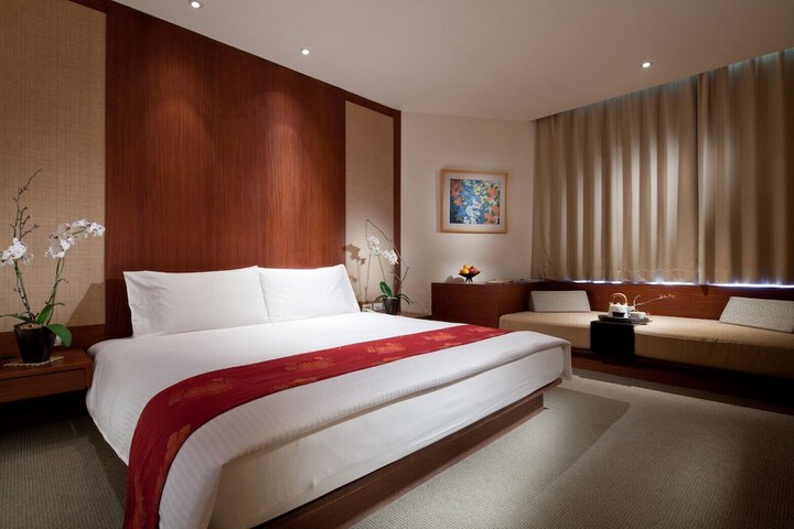 Room 25 of 77