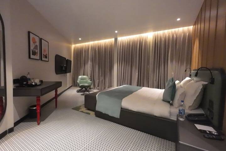 Room 29 of 47