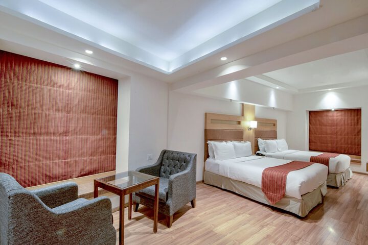 Room 15 of 38