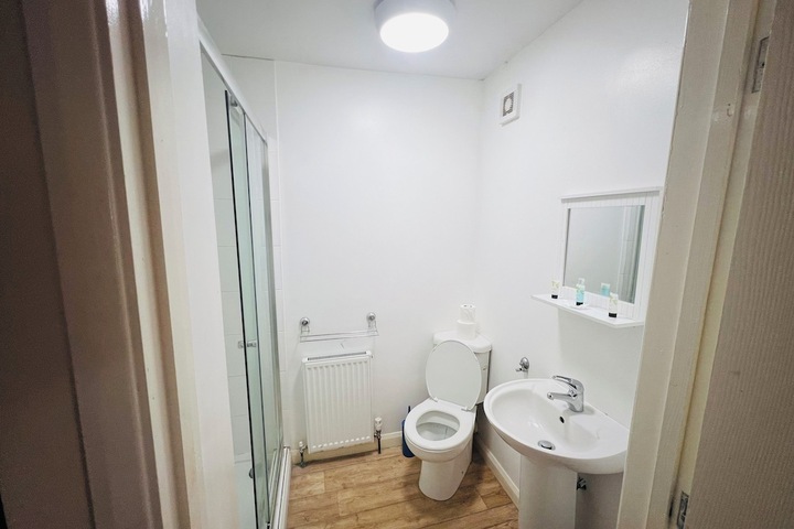 Room 25 of 40