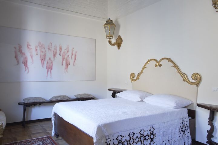 Room 7 of 70