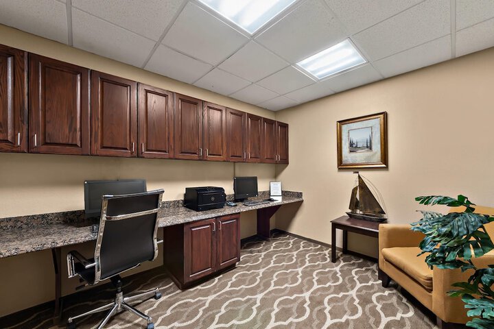 Business Center 51 of 52