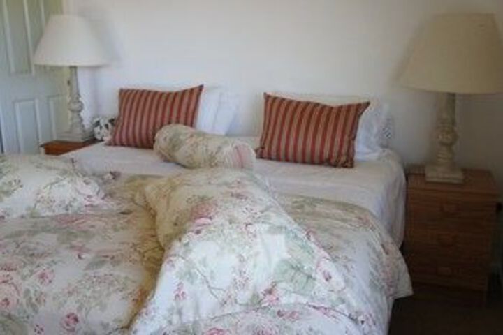 Room 6 of 12