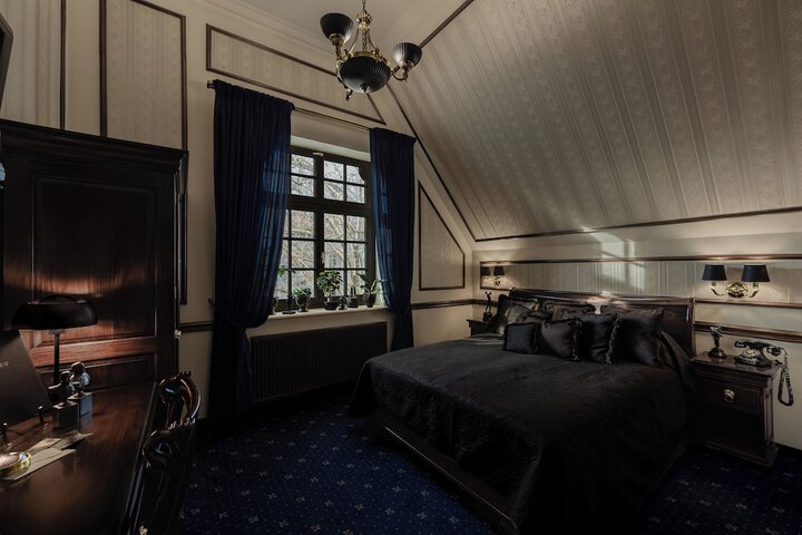 Room 22 of 33