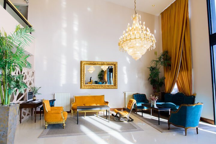 Entrance & Lobby