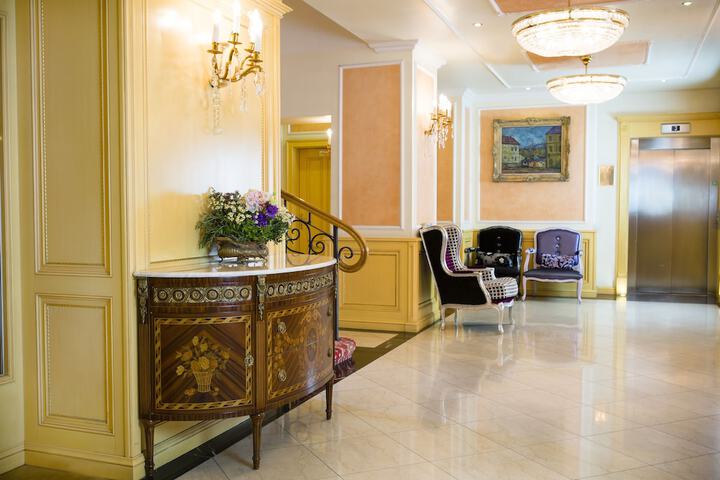 Hotel Lobby