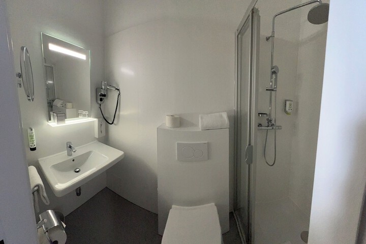 Room 45 of 64