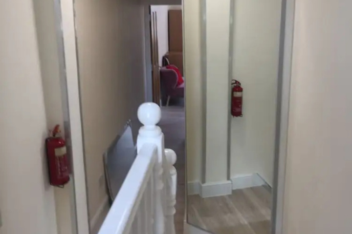 Room 10 of 13