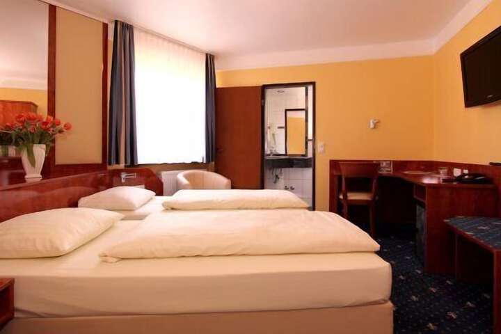 Room 14 of 74
