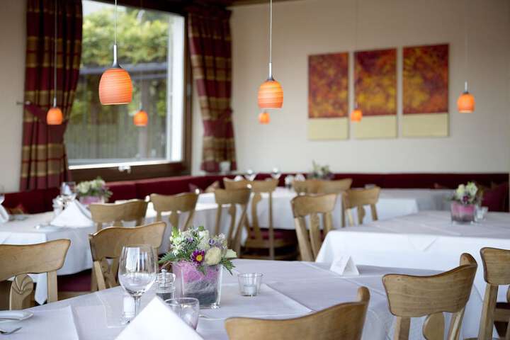 Dining 42 of 61