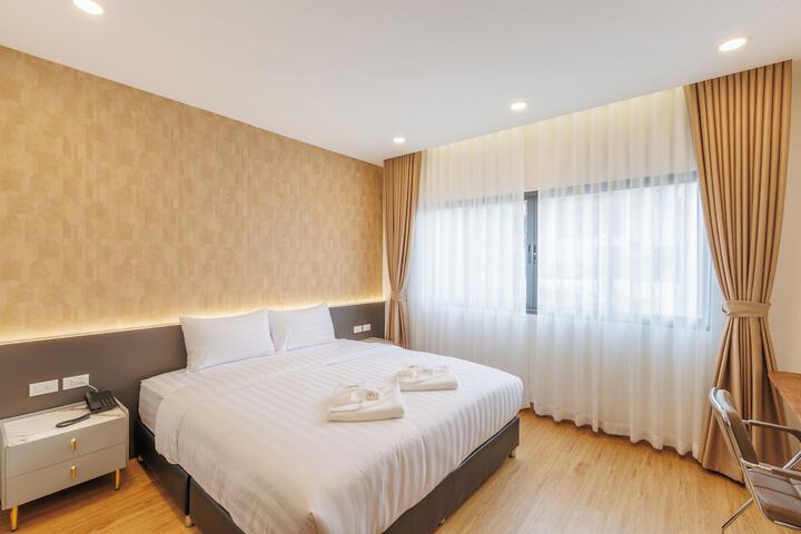 Room 9 of 38