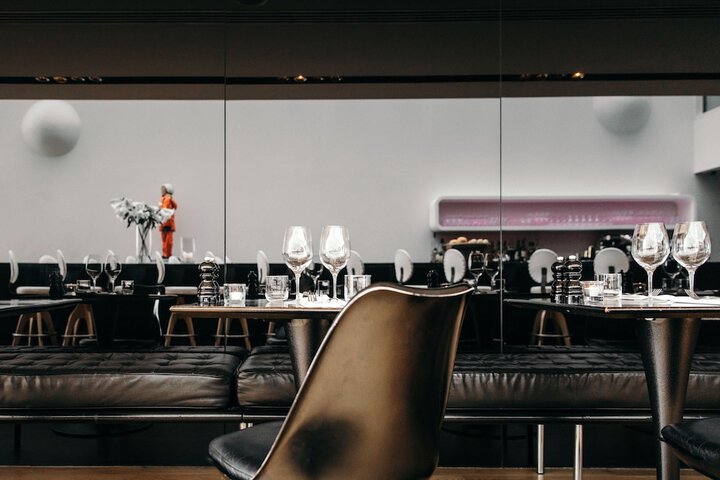 Lounge 74 of 95
