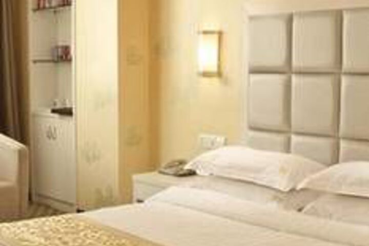 Room 21 of 83
