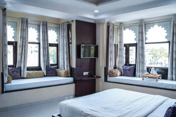 Room 6 of 29