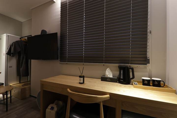 Room 42 of 64