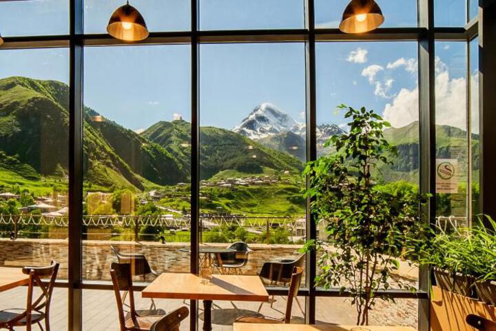 Porta Caucasia Kazbegi