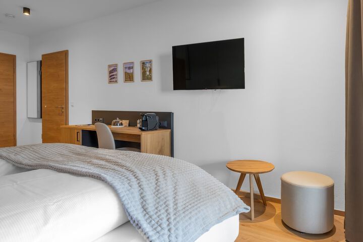 Room 11 of 39