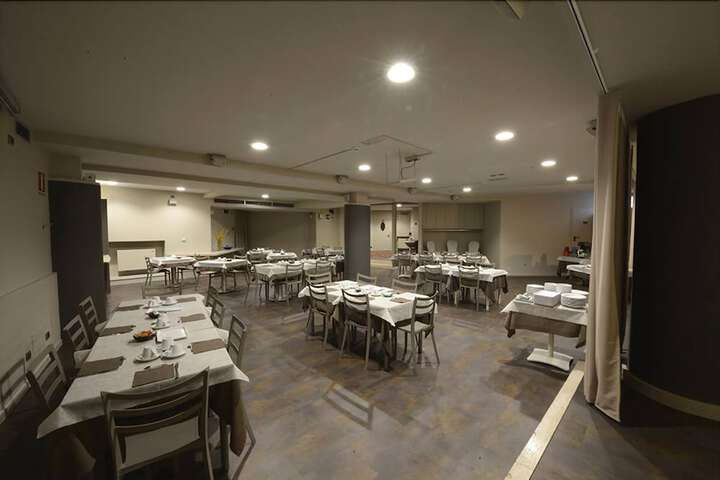 Dining 55 of 66