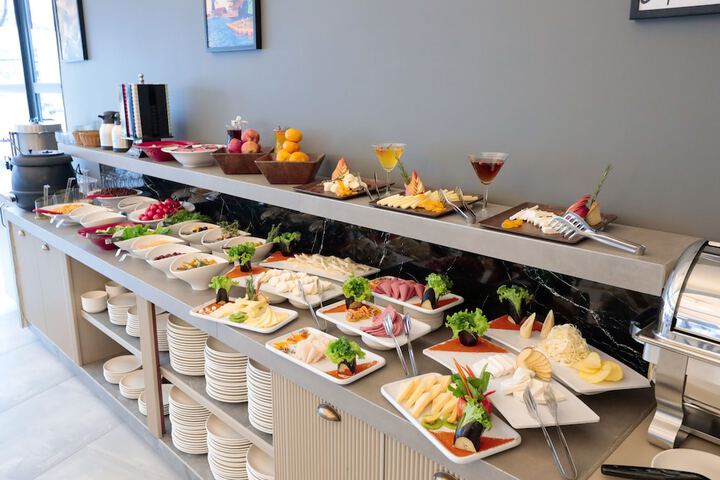 Dining 59 of 84