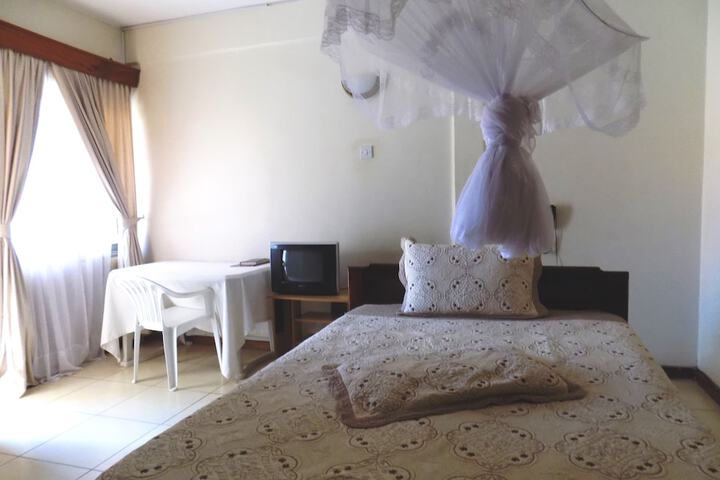 Room 10 of 24