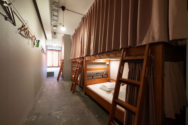 Room 13 of 136