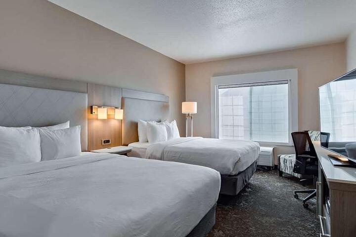 2 Queen Beds Pillow Top Mattress Refrigerator High Speed Internet Accessible Full Breakfast (8 of 12)
