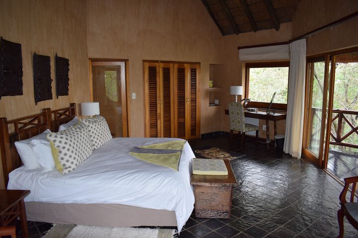 Room 9 of 33