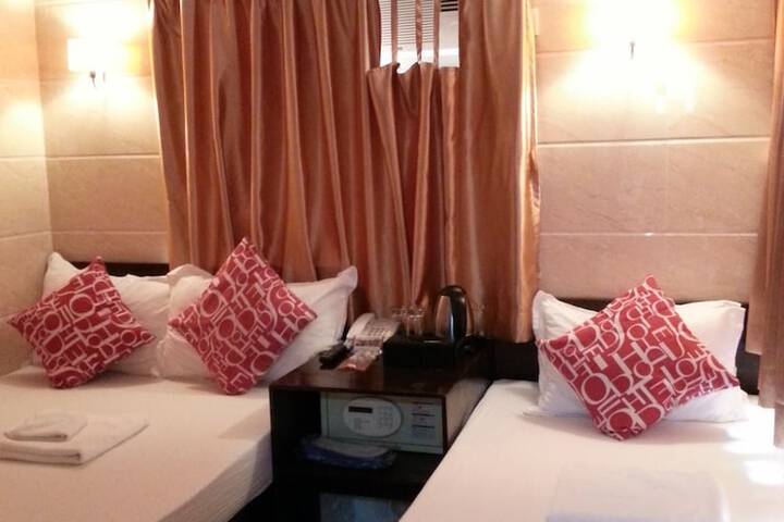 Room 27 of 78