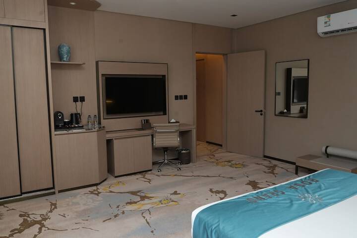Room 12 of 46