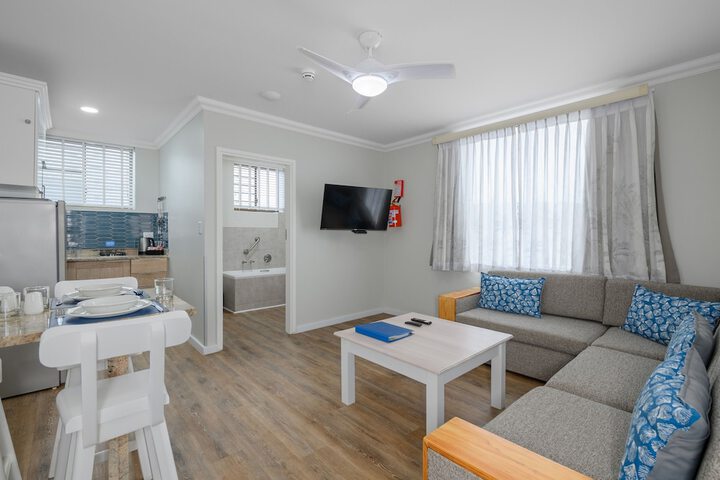 Room 15 of 37