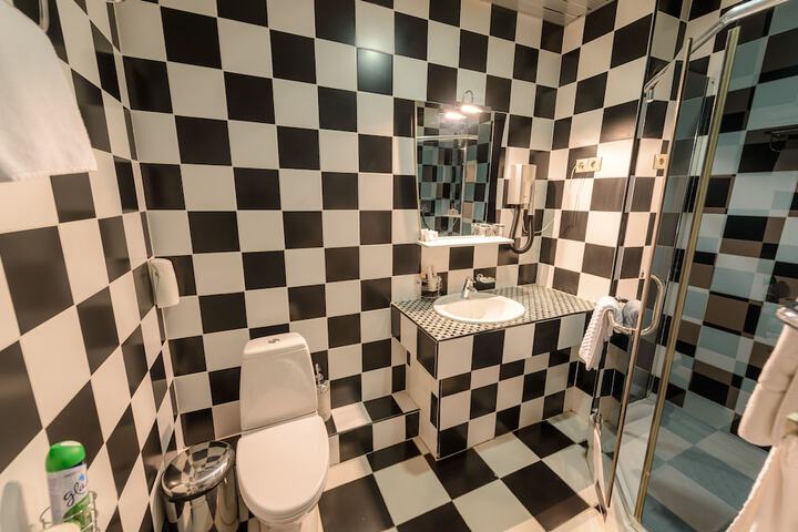 Room 3 of 15
