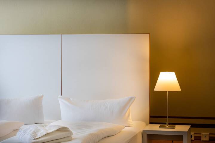 Room 26 of 174
