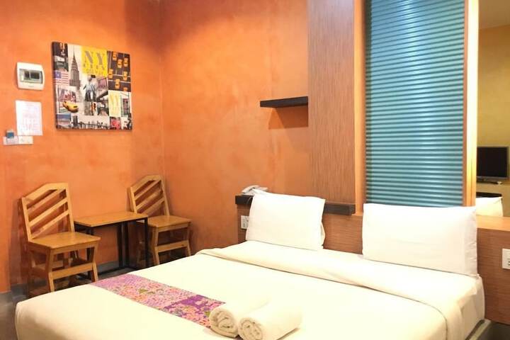 Room 11 of 38