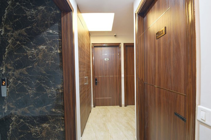 Hotel Interior 7 of 36