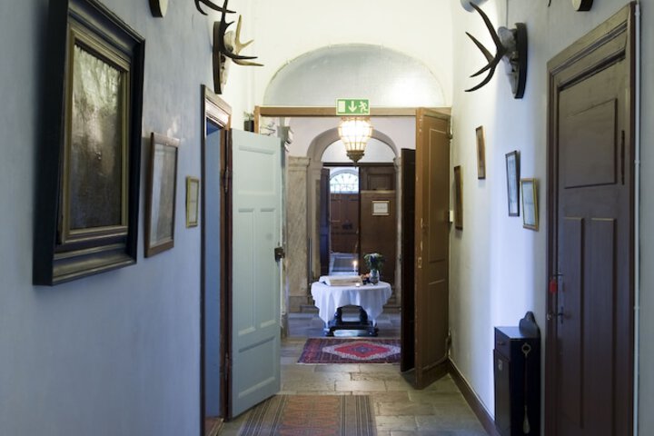 Ballroom/Hall 34 of 62