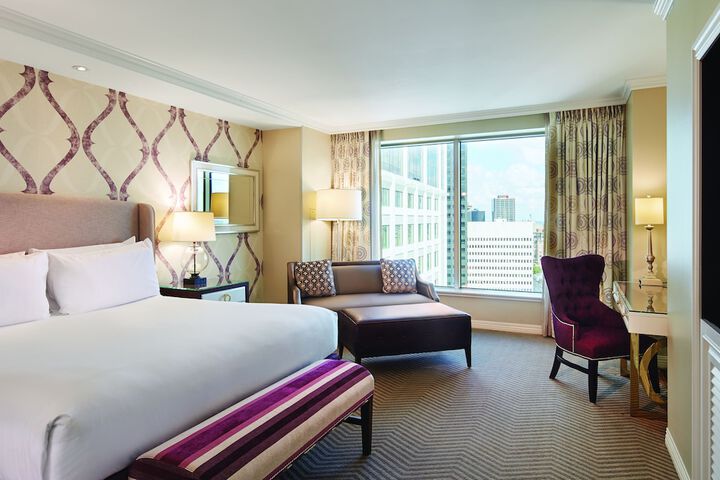 Room 20 of 102