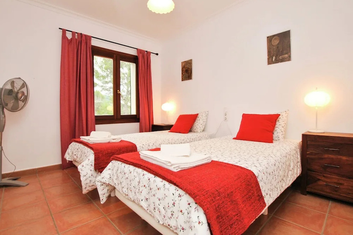 Room 2 of 22