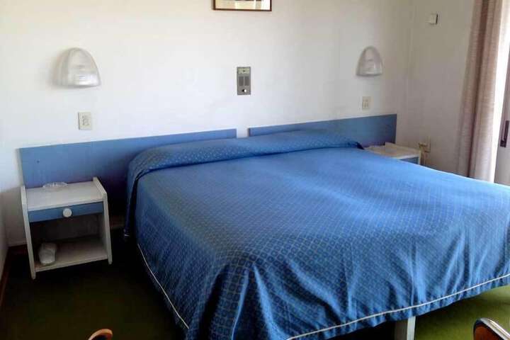 Room 21 of 48
