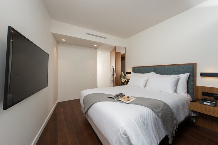 Room 17 of 52