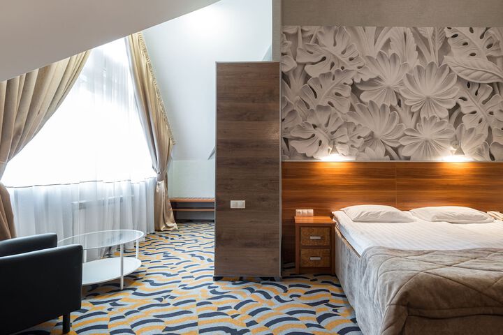 Room 6 of 65