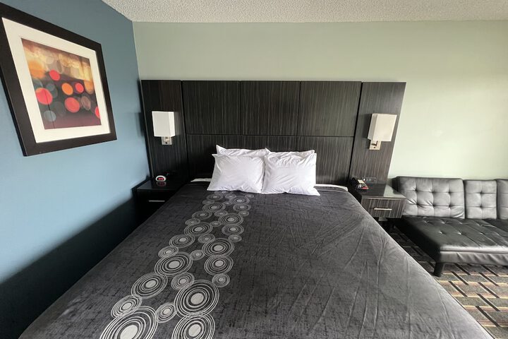 Room 3 of 41