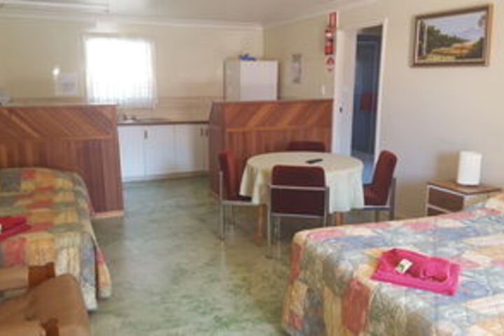 Room 8 of 16