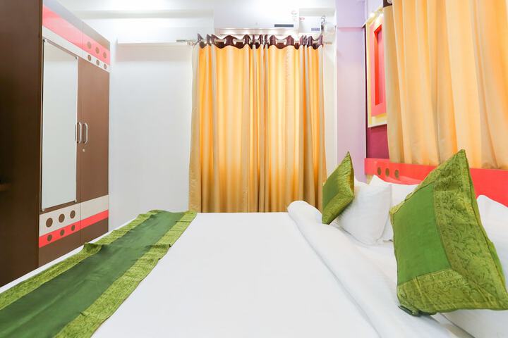 Room 12 of 43