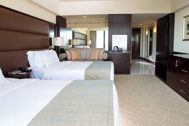 Room 14 of 168