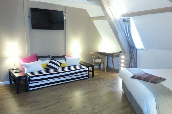 Room 2 of 43