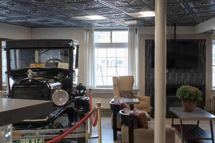 Hotel Interior 3 of 32