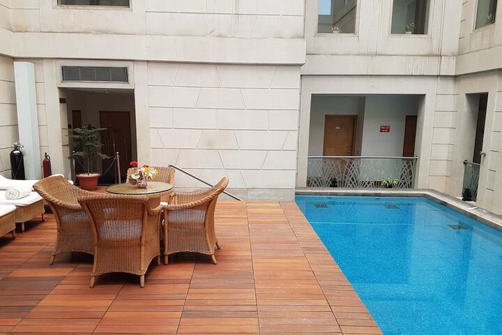 Pool Hotel